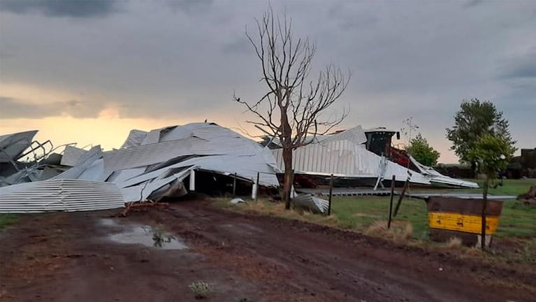 Con lluvia y rayos, llegó la tormenta a la ciudad de Córdoba