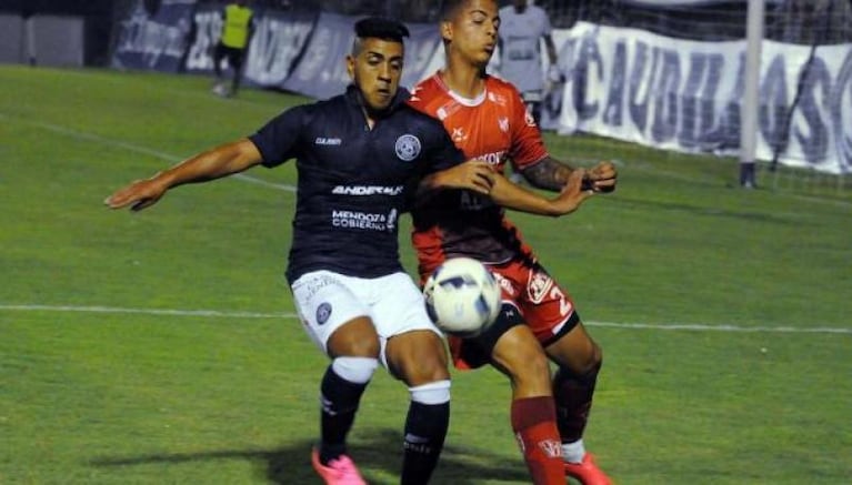 Con los pibes, Instituto goleó a Independiente Rivadavia en Mendoza