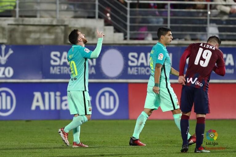 Con otra marca de Messi, el Barcelona goleó a Eibar