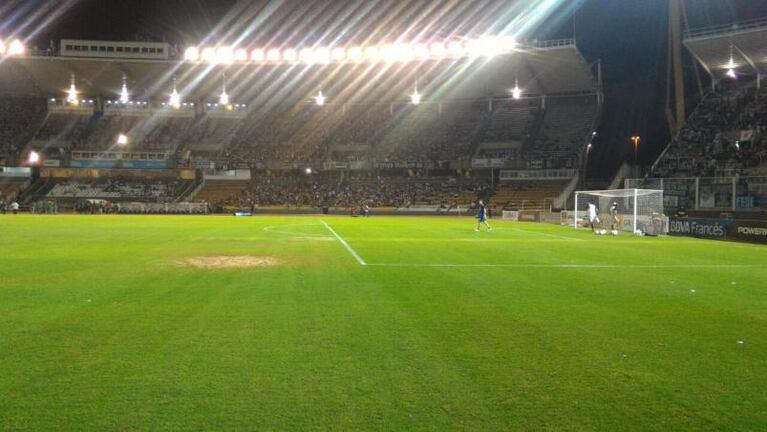 Con polémicas, Talleres e Instituto igualaron en el Kempes