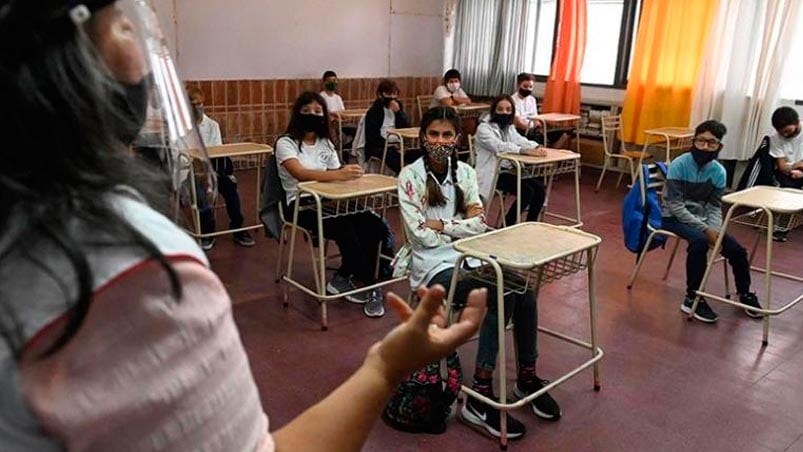 Con protocolos, pero todos en el aula.