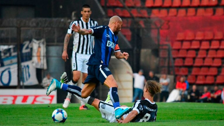 Con todo: Gimnasia no dejó jugar cómodo a Talleres.