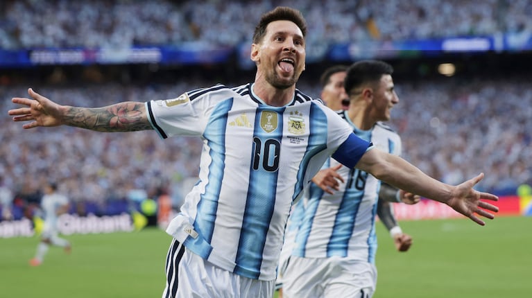Con un golazo de Messi, la Selección argentina le gana a Argelia en su debut en el Mundial. (Foto: Reuters)