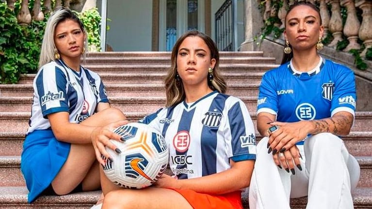 Con un tinte retro, Talleres presentó la nueva camiseta que usará durante esta temporada