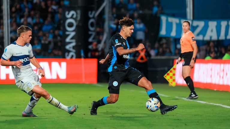Con uno menos, Belgrano perdió 1 a 0 frente a Gimnasia en Alberdi y no pudo sellar la clasificación
