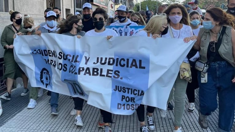 “Condena social y justicia para los culpables”, decía la bandera de las familiares.