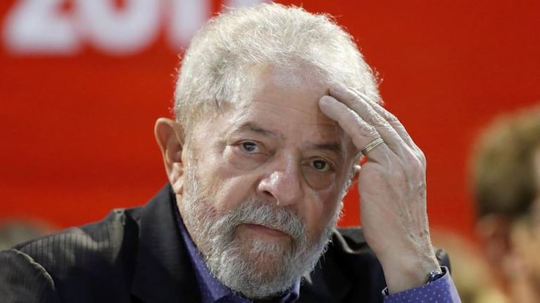 Condenaron a Lula da Silva a nueve años y medio de prisión