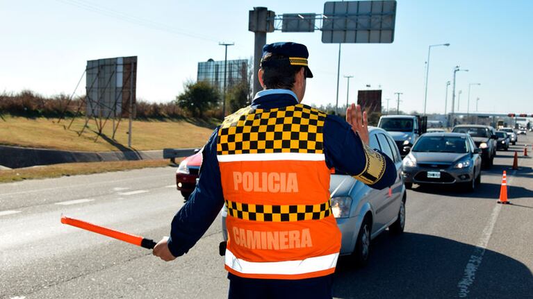 Condenaron a un expolicía de la Caminera por inventar una multa.