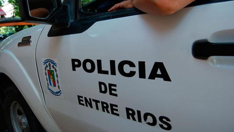 Condenaron a un policía que prostituyó a su esposa durante una década: fue violada por siete oficiales