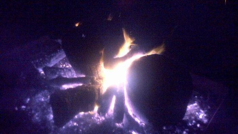 Condenaron al joven que dejó morir a su amigo en el fuego en 2017. Foto: Twitter: Copa de vino @DiegoSchwedt.