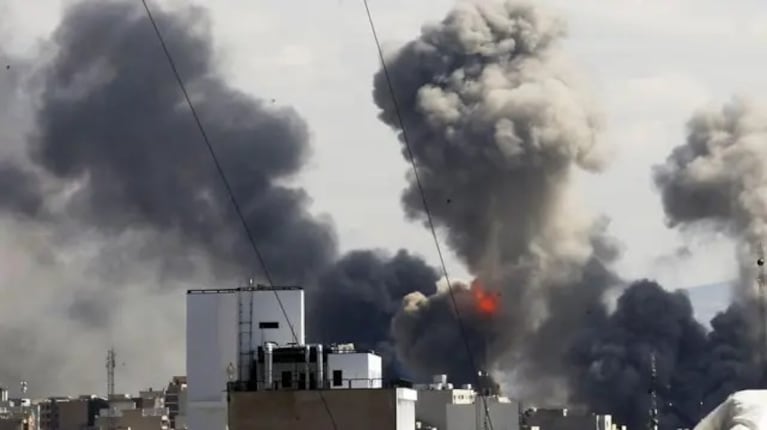 Confirman la muerte de la esposa del ayatolá Alí Jamenei luego de agonizar dos días