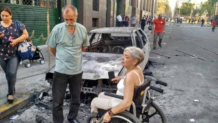 Congreso: uno de los autos quemados es de una discapacitada