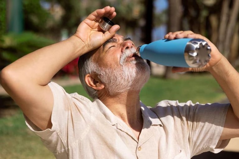 Consejos para cuidarse del calor e hidratarse sin derrochar agua