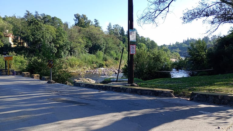 Consternación en Cuesta Blanca por la muerte de un hombre que apareció flotando en el río.