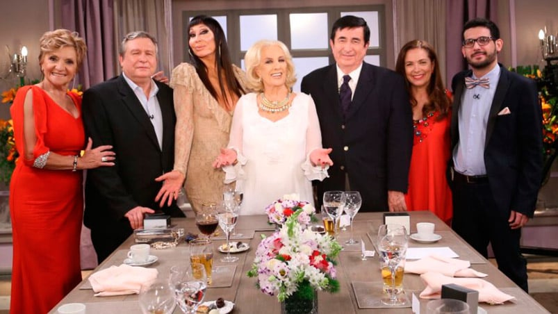 Consuelo Peppino se sentó a la mesa de Mirtha Legrand. 