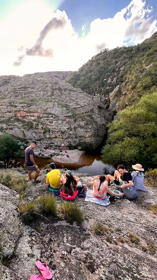 Contemplar el paisaje con amigos, un placer máximo.