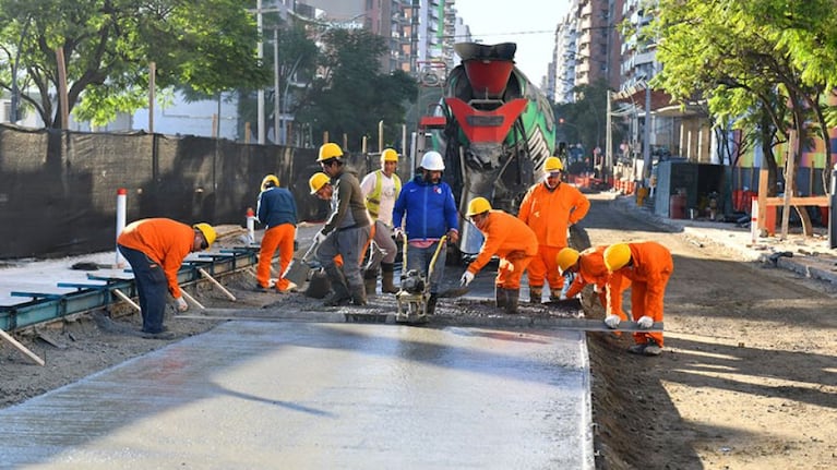 Continúan las obras en Bv. San Juan.
