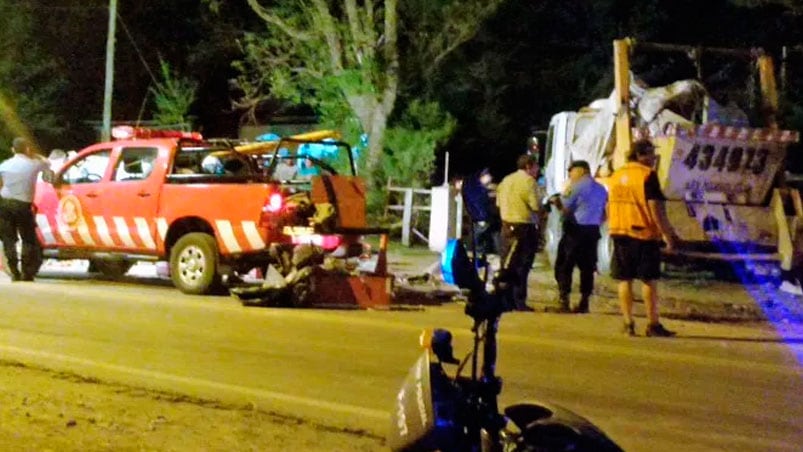 Contra este camión volcador impactó la familia. Foto: Punilla al Sur.