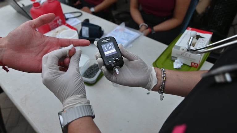 Control de glucemia y acciones de prevención en salud en el operativo "Acá, la Defen Presente".