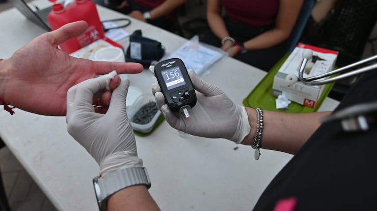 Control de glucemia y acciones de prevención en salud en el operativo "Acá, la Defen Presente".