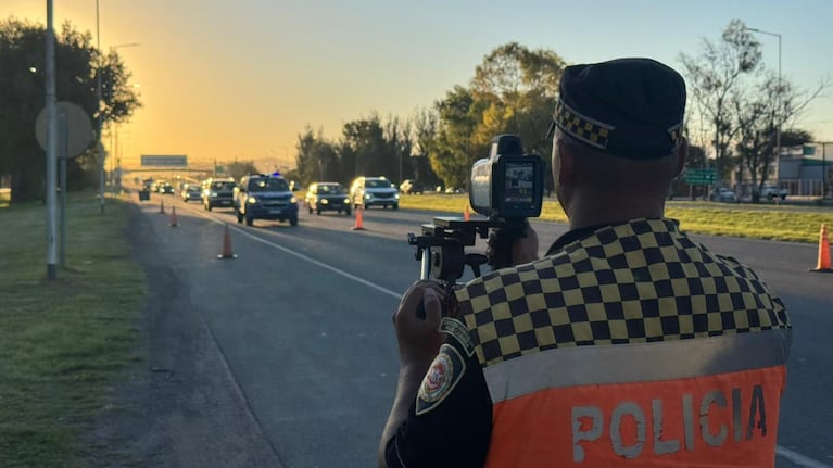 Control de velocidad de la Policía Caminera en Córdoba.