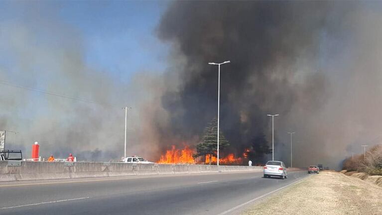 Controlaron el incendio en Sierras Chicas: hubo 30 evacuados en Villa Allende