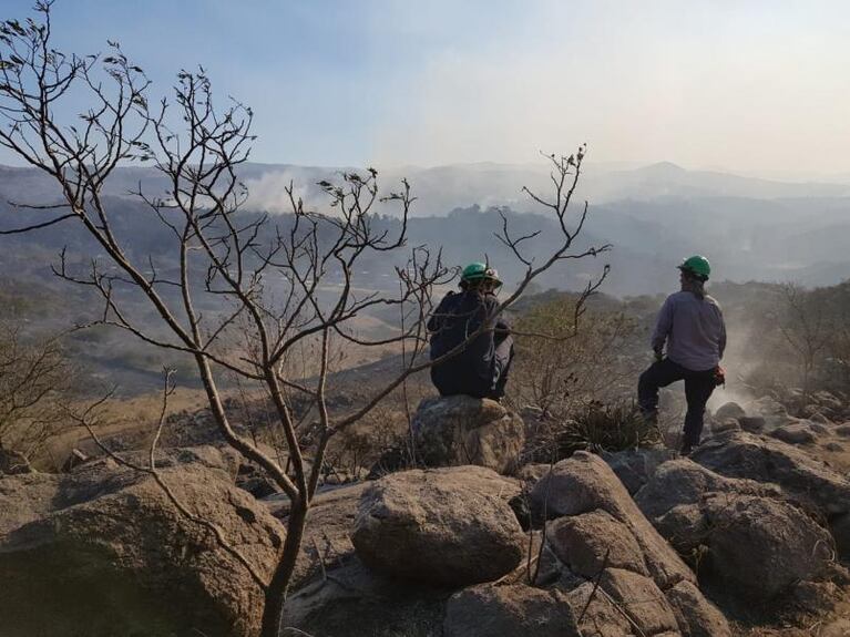 Controlaron los incendios en las Sierras: "Fue una noche de mucho trabajo"