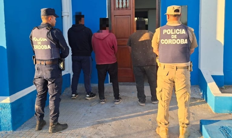 Controlaron un 147 en una ruta de Córdoba y encontraron nueve carpinchos faenados en el baúl
