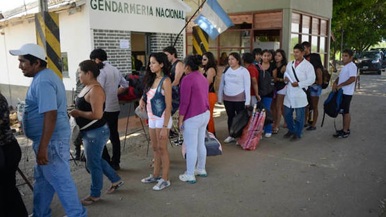 Controles fronterizos sobre la ruta 50. Foto: Clarín