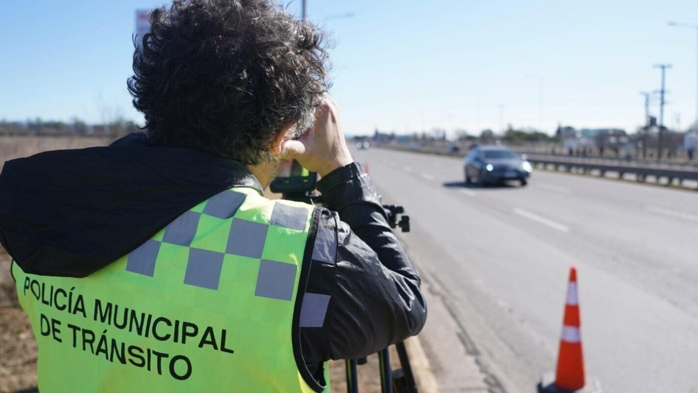 Controversia por los controles de velocidad en la ciudad de Córdoba.
