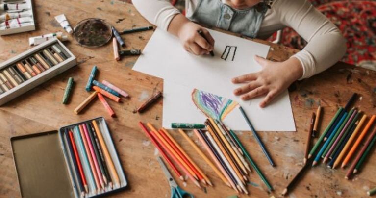 Convocan a familias cordobesas para adoptar a una niña de 11 años.