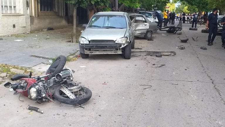 Córdoba: a más de 150 km/h, chocó a siete autos estacionados y mató a un motociclista