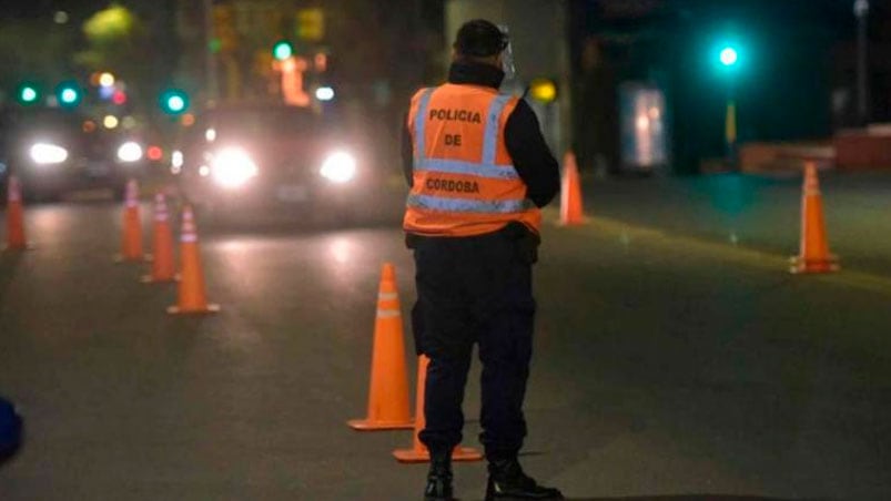 Córdoba aplica duras restricciones ante la amenaza del colapso sanitario.