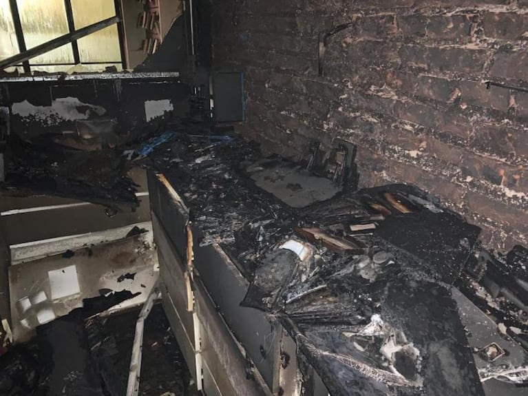 Córdoba: bomberos apagaron un incendio en un local de celulares