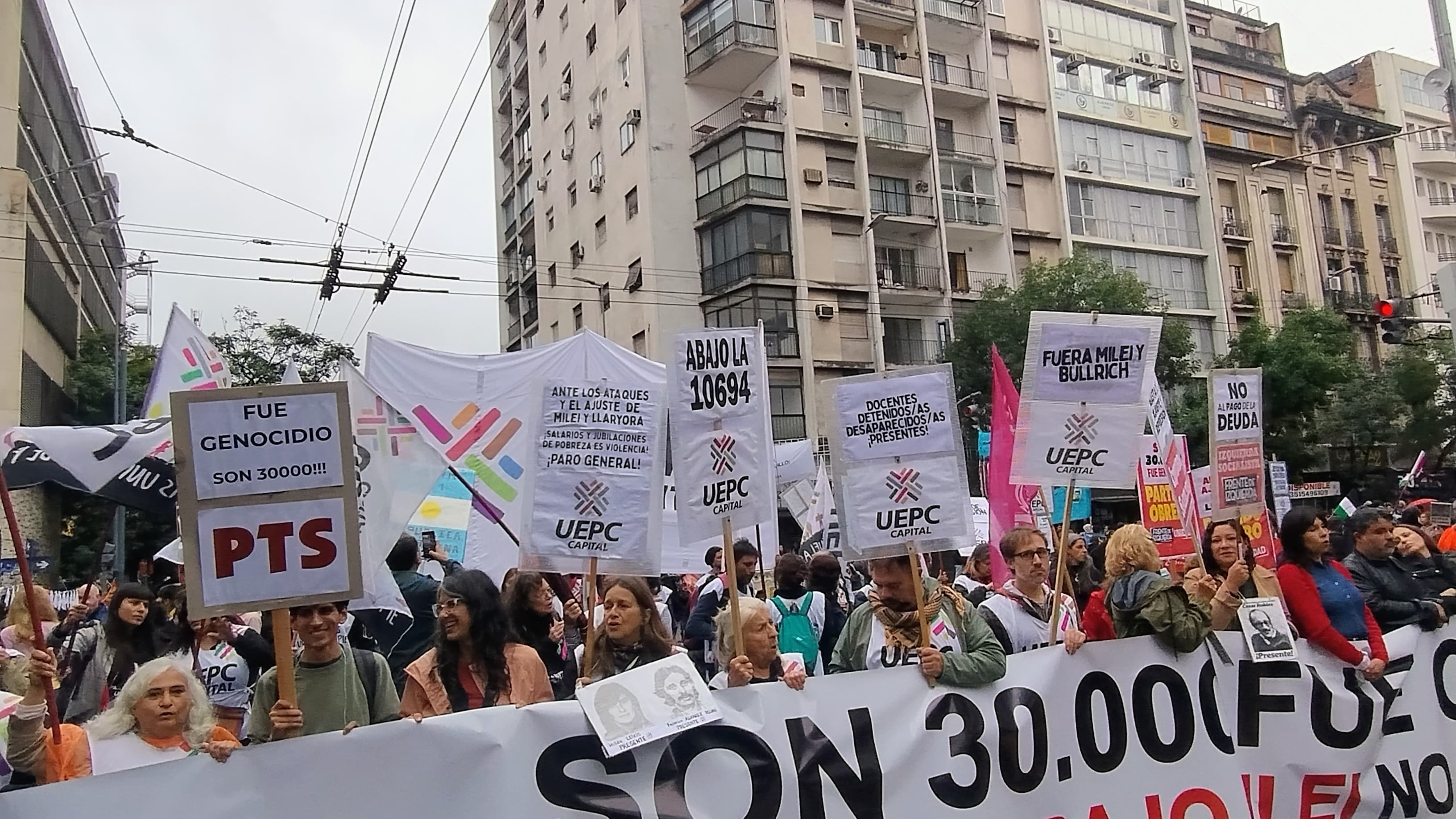 Córdoba marchó por el día de la Memoria, la Verdad y la Justicia.