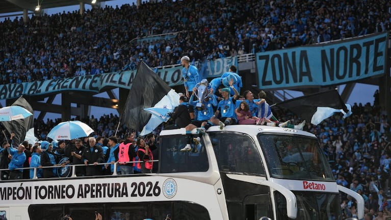 Córdoba pintada de celeste tras el campeonato del Pirata.