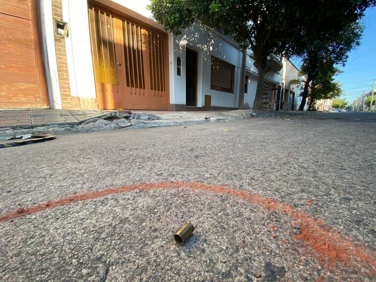 Córdoba: policía se defendió de motochoros a los tiros y terminó herido