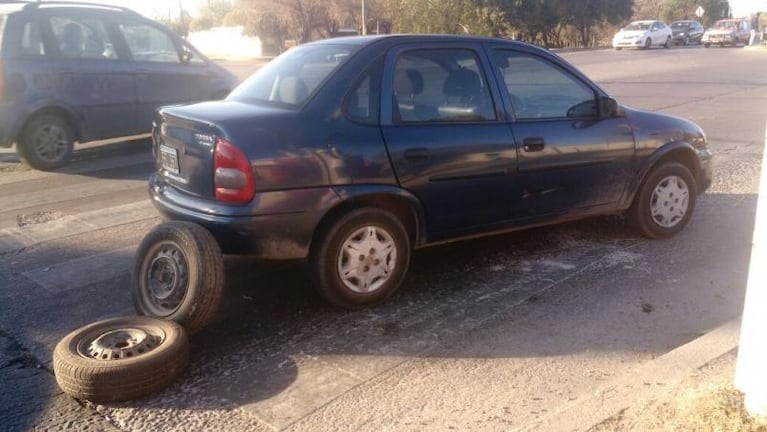 Córdoba: robaron un colectivo, lo chocaron y huyeron