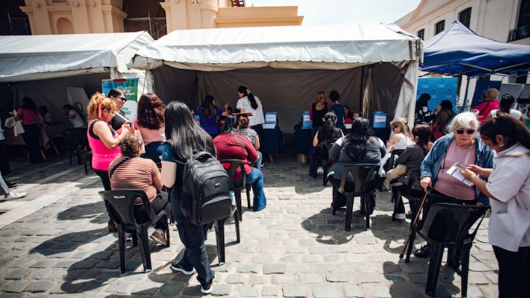 Córdoba Rosa: cómo acceder a mamografías, testeos y atención médica gratuita en Plaza San Martín