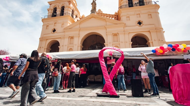 Córdoba Rosa: cómo acceder a mamografías, testeos y atención médica gratuita en Plaza San Martín