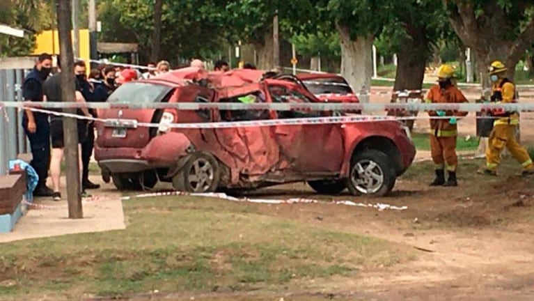 Córdoba: un auto se estrelló contra un árbol y murió un joven de 22 años