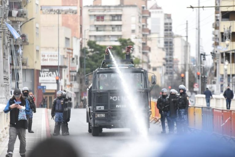 Córdoba: UTA cortó puentes y marchó por el centro en rechazo de la “emergencia” del transporte