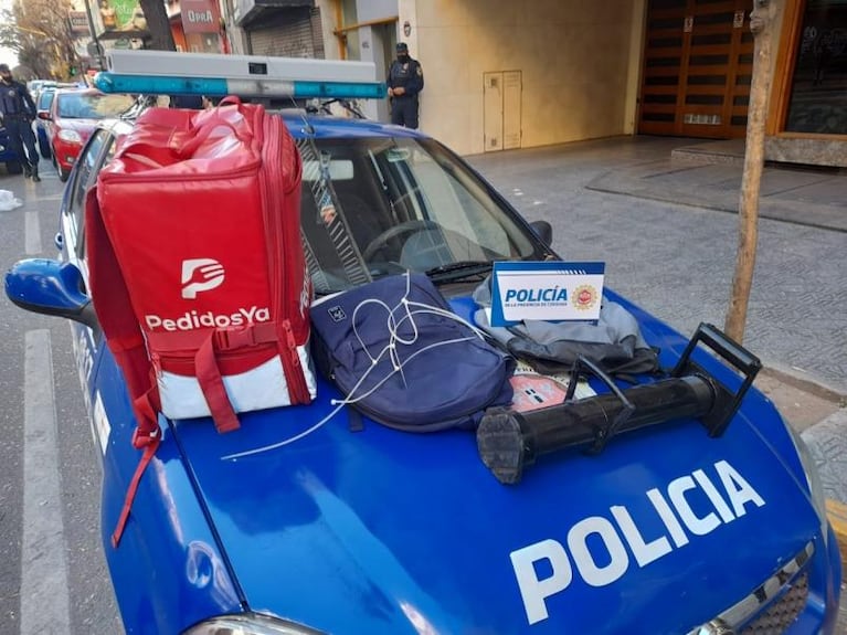 Córdoba violenta: un joven baleado en los testículos y un delivery rompepuertas