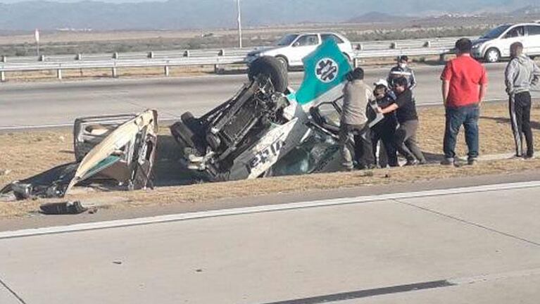 Córdoba: volcó una ambulancia en avenida Circunvalación