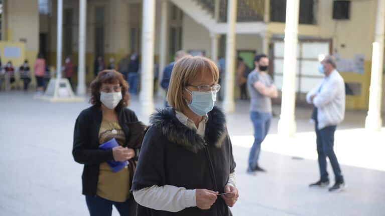Córdoba y el país vivió una jornada de elecciones en pandemia. Foto: Lucio Casalla/ElDoce.tv