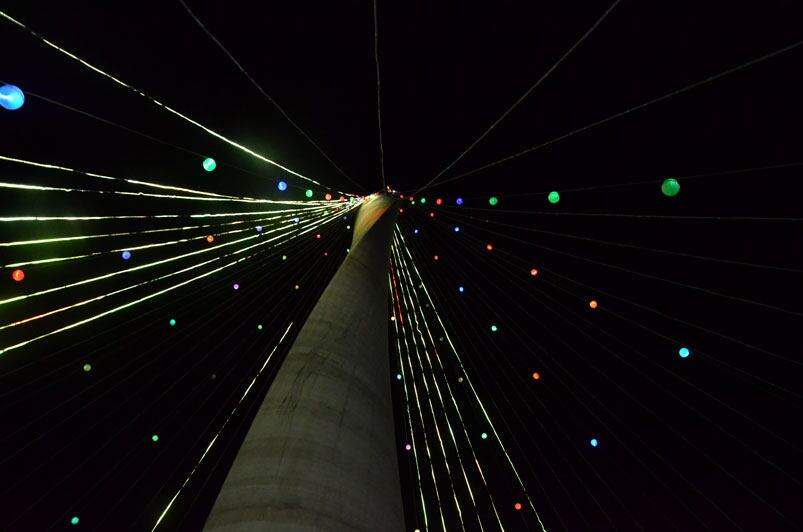 Córdoba ya tiene nuevo arbolito para esperar las fiestas. Foto: Francesco Trombetta / ElDoce.tv.