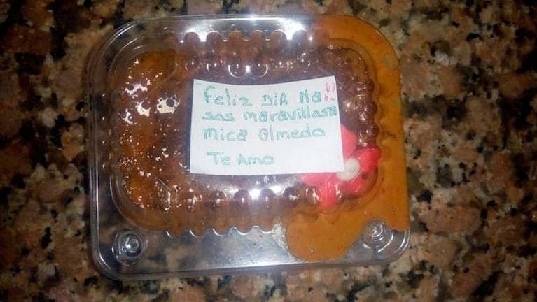 Cordobesa denuncia que le regalaron una chocotorta envenenada por el Día de la Madre