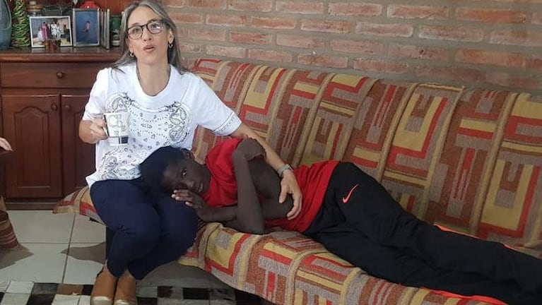 Cordobeses adoptaron a un niño africano y antes, a una nena ucraniana