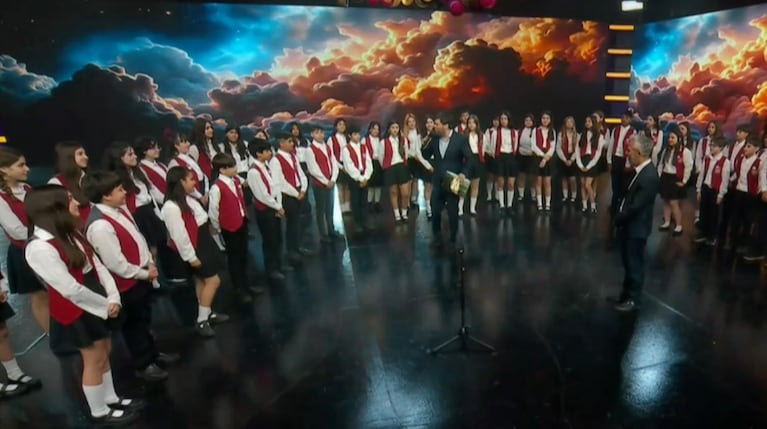 Coro de Niños Cantores de Córdoba en Buenas Noches Familia