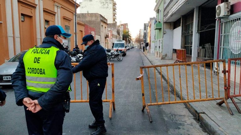 Coronavirus en Córdoba: trasladaron pacientes de la clínica Sucre al Hospital San Roque